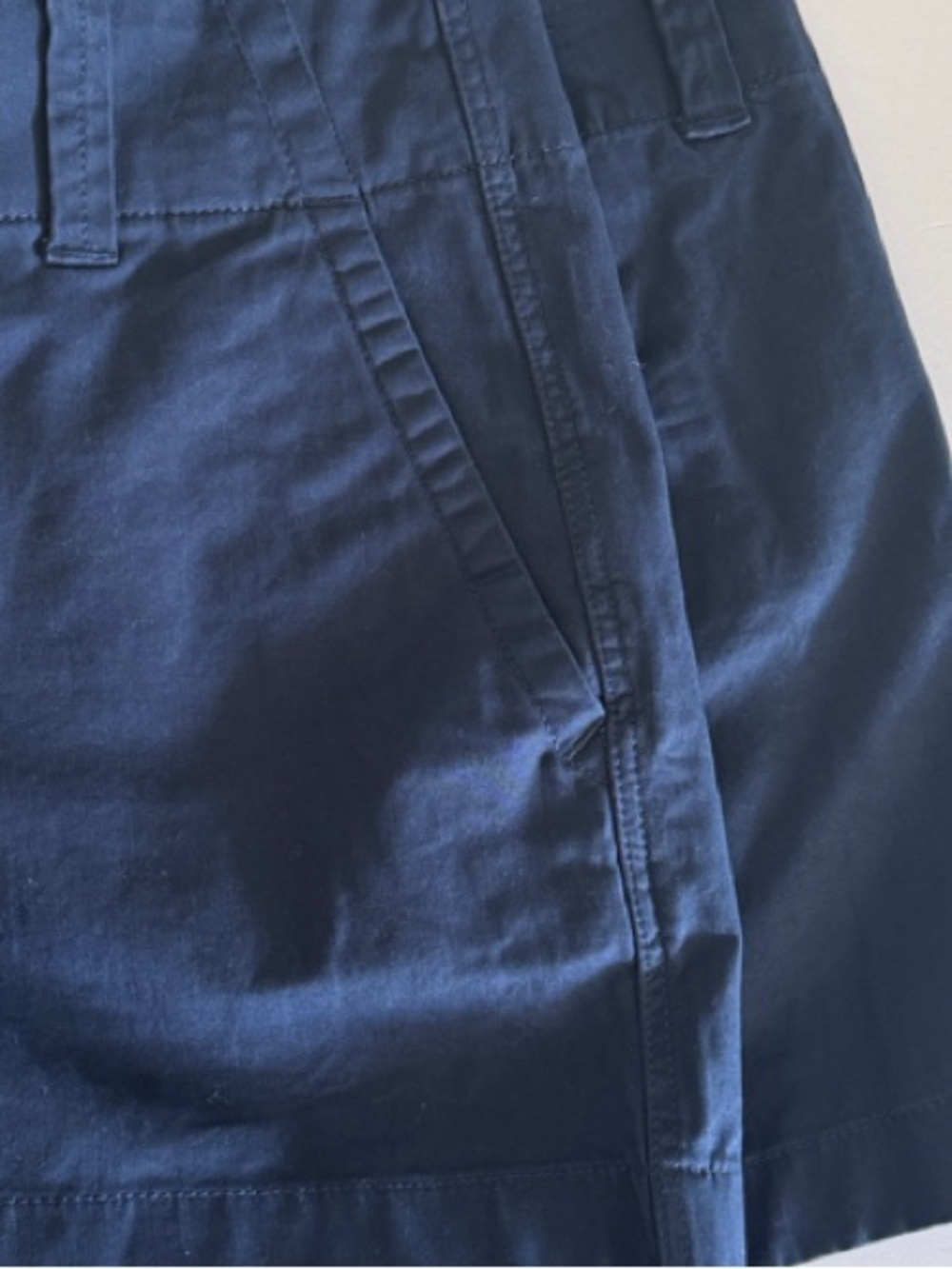 Vineyard Vines Navy Cotton Blend Shorts with Pink Whale Logo - Picture 9 of 10